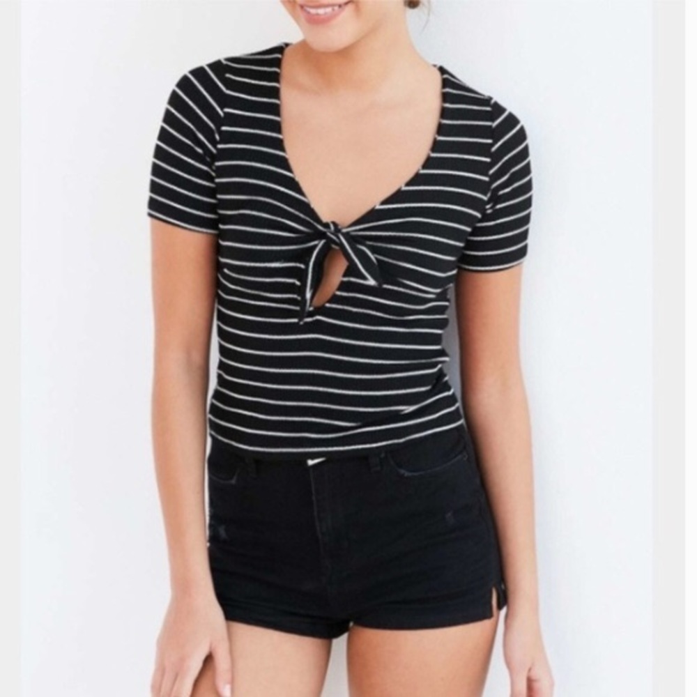 Project Social T UO 3/4 Sleeve Cutout Tie Shirt